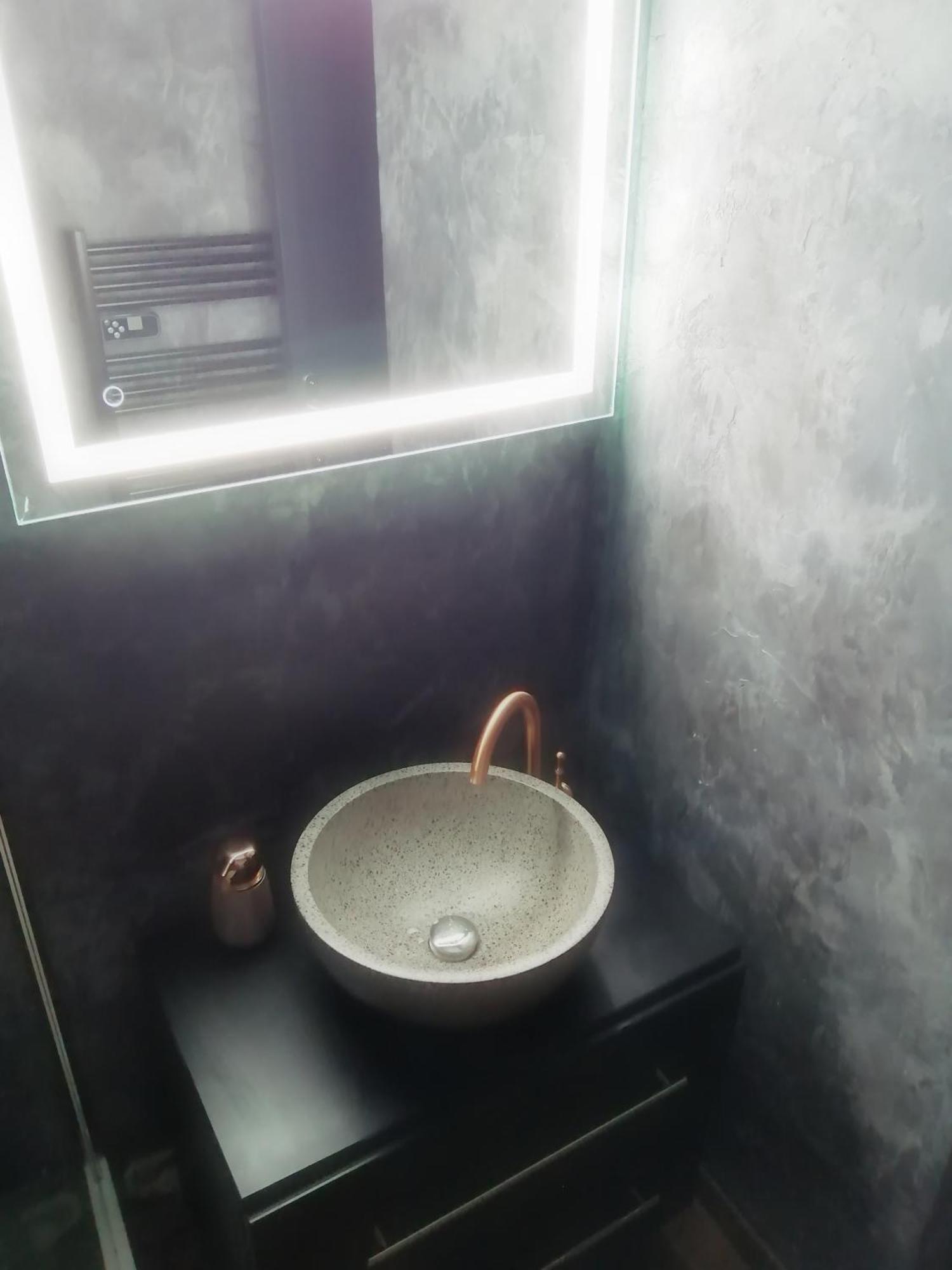 Appartement Avec Balneo Et Sauna Privatif - Le Rose Cuivre Troyes Extérieur photo